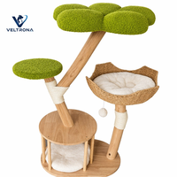 Arbre à chat en bois avec perchoir floral, panier tressé et griffoir en sisal, mobilier d'intérieur, vente en gros