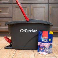 Serpillère pulvérisatrice en microfibre à design triangulaire 360° avec manche en acier, essorage sur quatre côtés, légère (<2 kg), taux de déshydratation élevé
