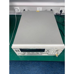 Generador de Señales Sintetizadas Agilent/Keysight 83650b de 0.01 - 50 GHz con Opciones - Product Image 2