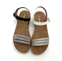 Belle conception de diamant OEM logo personnalisé Pu semelle plate été nouvelle mode sandales plates pour femme chaussures de dame chaussures femmes sandales plates
