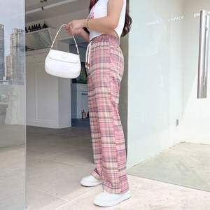 กางเกงขายาวทรงตรงเอวสูงลายสก็อตสีชมพูรุ่น Runqi N8730 สำหรับผู้หญิงไซส์พลัส ขากว้าง สไตล์ลำลอง ผ้าแฟลนเนล มีเชือกผูก - Product Image 2