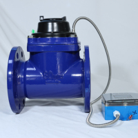 Compteur d'eau intelligent sans fil Yuxiang DN50-DN100 LoRaWAN IP68 en fonte, dispositif de surveillance du débit pour pipeline industriel OEM