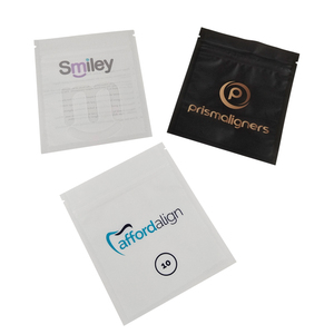 Bustine Termosaldabili Arcobaleno per Allineatori con Logo Personalizzato Accessori Dentali per Denti Confezione per Allineatori Trasparenti con un Lato Trasparente - Product Image 1