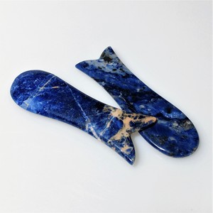 Gua sha-piedra <span class=keywords><strong>sodalita</strong></span> para masaje, Varios peces en forma de pez personalizados, fabricante Guagdong, 2020 - Product Image 5