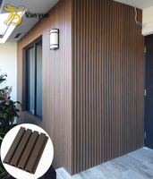 Vente Flash : Panneau Mural WPC Moderne Ignifuge pour Extérieur, Revêtement Gris 219*26mm en PE, Facile à Installer pour Maisons Extérieures