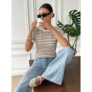 Pull à manches courtes à fines rayures noir et blanc pour femmes, vêtements décontractés - Product Image 2