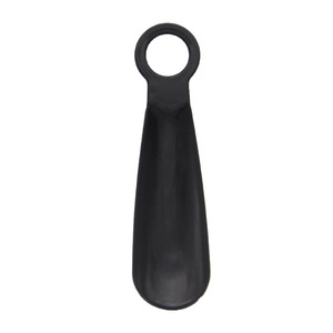 Calzador de Plástico Corto Yinste de 13.9cm, Negro, Portátil, para Facilitar el Calzarse - Product Image 4