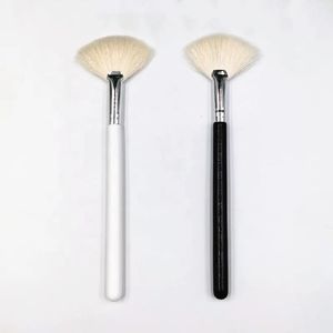 Applicateur de masque facial en poils de chèvre blancs moyens super doux, pour peeling à l'acide glycolique, traitement de peeling de la peau, qualité supérieure, prix réduit - Product Image 1