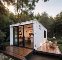 Conteneur maritime modifié sur mesure pour usage commercial : Bâtiment préfabriqué mobile, installation rapide, étanche, idéal pour café-bar