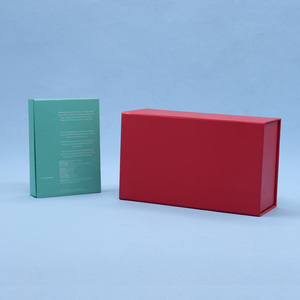 Boîte cadeau rigide en carton noir de luxe avec fermeture magnétique personnalisée avec insert en mousse EVA - Product Image 1