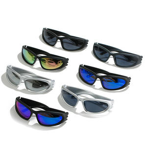 Gafas de Sol Polarizadas Y2K Aliens Wrap Around Unisex para Conducir, Deportivas, Modernas, Futuristas, Ovaladas (Negro Mate/Gris Plateado/Rojo) - Product Image 5