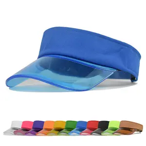 قبعات واقية من الشمس ذات حافة بلاستيكية ترويجية من PVC بحافظة علوية عليها شعار مخصص حسب الطلب على الموضة للبيع بالجملة