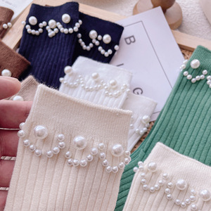 Chaussettes en coton côtelé blanc pour femmes, style coréen, avec logo personnalisé, certifiées OEKO Tex100, vente en gros OEM, chaussettes cadeau avec nœud perlé - Product Image 5