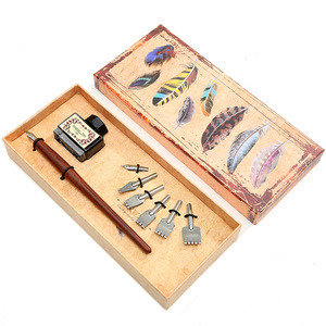 Cadeaux de graduation motivants, accessoires d'écriture classiques en anglais, <span class=keywords><strong>plume</strong></span> à plumeau en bois, <span class=keywords><strong>porte</strong></span>-<span class=keywords><strong>plume</strong></span>, flacon d'encre, coffret de <span class=keywords><strong>plume</strong></span> à plumeau - Product Image 1