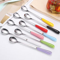Cuillère longue en acier inoxydable avec manche en céramique multicolore pour café, dessert et thé – Vente en gros et personnalisation