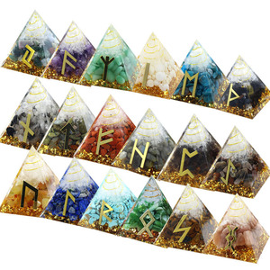 Xuyên biên giới phổ biến thân thiện với môi nhựa keo thủ công mỹ nghệ Rune tinh thể sỏi kim tự tháp đồ trang trí cho trang trí nhà - Product Image 1