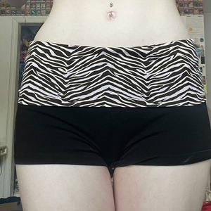 Nuovi Shorts a Vita Bassa con Stampa Zebrata per Donne, Stile Europeo e Americano, Sexy e Casual, Comodi Shorts a 3 Punti Versatili, Vendita Calda - Product Image 1