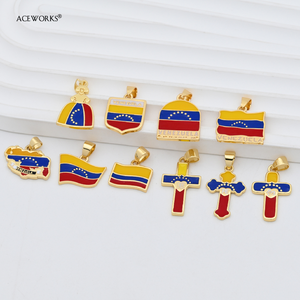 Galerie du patrimoine du Venezuela |   Pendentif en laiton plaqué or 18 carats avec émail, symboles nationaux du Venezuela : carte, drapeau et breloques Simon Bolivar - Product Image 4