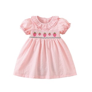 Nuovi Vestiti Estivi 2026 per Bambine in Cotone Traspirante, Stile Principessa con Ricamo a Fragola e Gonna a Quadri - Product Image 5
