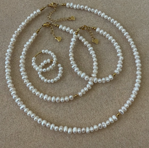 Nuevo y Moderno Collar y Aretes de Cuentas de Perlas Naturales y Pulsera de Perlas en Acero Inoxidable Chapado en Oro de 18K - Product Image 1