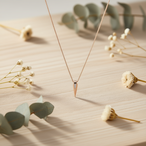 Collana con Ciondolo a Triangolo Appuntito in Acciaio Inossidabile - Product Image 2