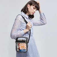 Nouveau sac à bandoulière en PVC de couleur holographique imperméable à l'eau imprimé de logo personnalisé sac à bandoulière en PVC transparent pour filles femmes