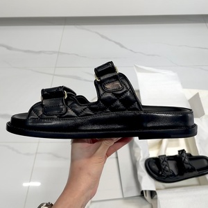 Sandalias de diseñador de lujo para mujer, sandalias deslizantes de cuero genuino con doble hebilla, sandalias planas negras antideslizantes a la moda para verano - Product Image 3