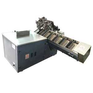 Machine d'emballage semi-automatique pour serviettes hygiéniques et produits d'hygiène jetables avec contrôle PLC pour 10 à 40 pièces par <span class=keywords><strong>sac</strong></span> - Product Image 3