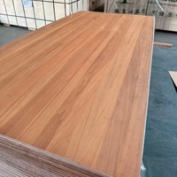 Planche de bois thermo-traité couleur teck noyer pour banc de jardin, mobilier d'extérieur, matériau brut