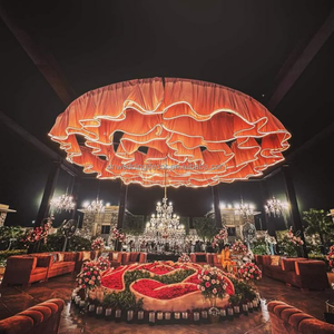 Rideau rouge lisse cercle rond lumière LED plafond forme florale cerceau rond pour décoration <span class=keywords><strong>de</strong></span> plafond <span class=keywords><strong>de</strong></span> salle <span class=keywords><strong>de</strong></span> mariage - Product Image 1