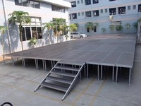 L'élégante scène de concert en aluminium de couleur s'assemble avec un sol en contreplaqué pour la construction de concerts à l'extérieur et à l'intérieur