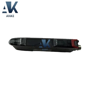Capteur à fibre optique numérique Keyence FS-N41C NPN PNP avec boîtier en polycarbonate en stock - Product Image 1