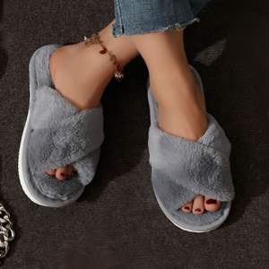 Pantuflas de gamuza suave de alta gama, aptas para uso en interiores y exteriores, pantuflas de invierno para mujer, cómodas y afelpadas, con función antideslizante. - Product Image 2