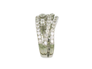 แหวนทองคำขาว 18K ดีไซน์ไขว้ประดับเพชรและพลอยเสริม หรูหราโดดเด่นสำหรับผู้หญิง - Product Image 2