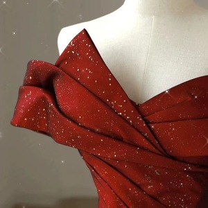 S2387L nuova moda francese monospalla vino rosso paillettes Texture compleanno ospite di nicchia <span class=keywords><strong>per</strong></span> adulti abito da damigella da sera di fascia alta - Product Image 4