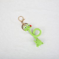 Porte-clés en crochet faits main en gros, animaux à long cou, pendentifs mignons tissés, accessoires de sacs, ornements suspendus pour voitures