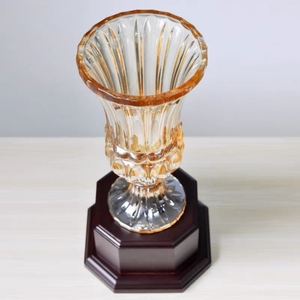 Trofeo de Cristal ADL para Golf y Baloncesto con Base de Madera, Parte Superior Pintada y Grabado Artesanal con Acabado Arenado - Product Image 3