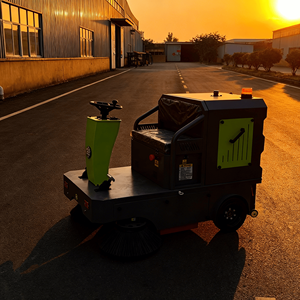 เครื่องทำความสะอาดถนนแบบนั่งขับขนาดเล็ก รุ่นใหม่ ConTour Industrial Mini Ride-On Street Sub-Compact 13000 รอบ/ชม. ประสิทธิภาพสูง แบตเตอรี่ 48V 73Ah - Product Image 4