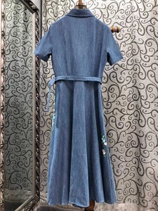Robe en Jean 100% Coton Automne 2025 pour Femme, Col Rabattu, Motifs Broderie Florale Colorée, Longueur Mi-Mollet, Bleue, Magnifique - Product Image 2