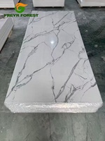 Panel de PVC Impermeable con Patrón de Mármol Blanco Dorado, Acabado Brillante UV, para Baño, Suministro al por Mayor OEM