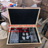 Coffret Cadeau 2025 de Verres à Whisky et Carafe en Cristal Borosilicate Fait Main avec Boîte en Bois Écologique