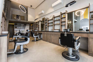 Diseño y Equipamiento de Barbería Llave en Mano |   Interior de Salón de Belleza Masculina de Estilo Industrial Moderno, Mobiliario Modular para Salón de Peluquería - Product Image 4