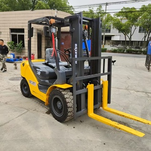 Prêt à être expédié, chariot élévateur diesel d'occasion Komatsu d'origine, 3 tonnes, modèle FD30, mât à 3 sections, hauteur de levage de 4,5 m, en provenance du Japon, à vendre - Product Image 2