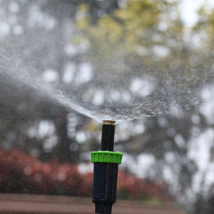 Irrigatore Pop-Up con Ugello in Plastica da 4 Pollici, Spruzzo a 360 Gradi, Facile Installazione, Modello HOSUN 10068 per Irrigazione Agricola - Product Image 4