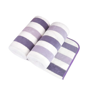 Ensemble de 2 serviettes en microfibre corail rayées pour adultes, serviettes de bain douces en velours corail, absorbantes pour la maison - Product Image 1