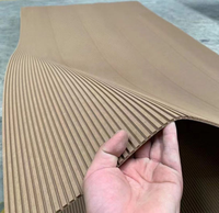 Panneau ondulé 3D flexible en MDF haute densité, panneau grillagé en MDF courbé uni pour la décoration intérieure