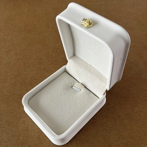 Caja de Joyería de Plástico Ecológica y Duradera a Precio de Mayoreo, Caja Blanca para Anillos de Compromiso con Logotipo Personalizado, Caja de Regalo para Accesorios - Product Image 3