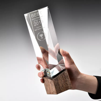 Trophée en cristal personnalisable avec logo 3D et base en bois, vente directe d'usine Honor Pujiang, bon prix