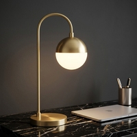 Lampe de table LED moderne nordique en fer et verre, idéale pour chambre, bureau, salon ou chevet