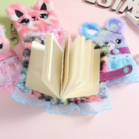 Adorable carnet en peluche de dessin animé avec un chat mignon en robe rose, un journal pour jeunes princesses, un carnet à suspendre.